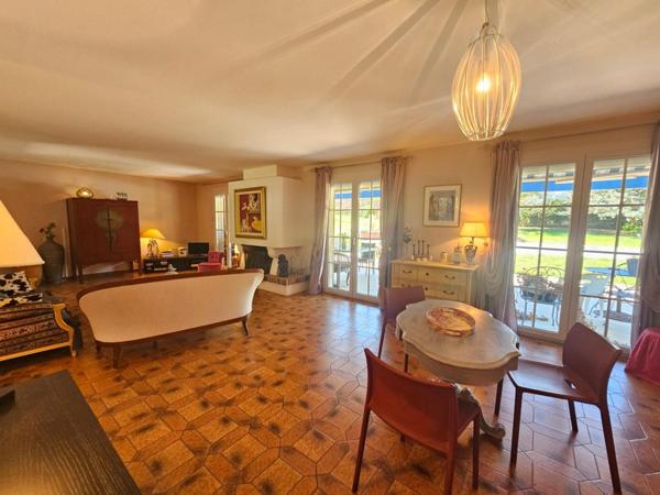 MONTFERRAND PROPRIETE FAMILIALE SUR 77A DE TERRAIN