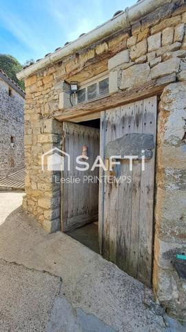 Maison spacieuse avec dépendances et jardin arboré