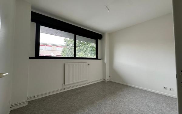 Appartement à louer    3 pièces • 82 m2 Essey-lès-Nancy