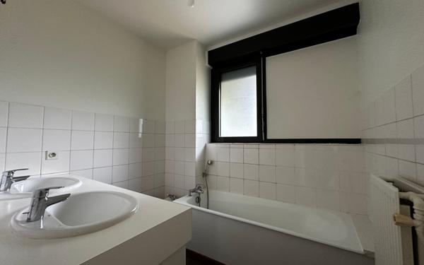 Appartement à louer    3 pièces • 82 m2 Essey-lès-Nancy