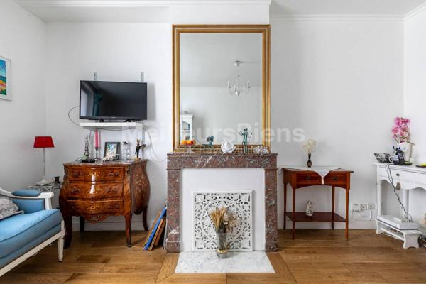 PARIS - QUARTIER DES BATIGNOLLES - APPARTEMENT 36 M² - UNE CHAMBRE - CUISINE - SALLE DE DOUCHE - CAVE - LOCAL VELO SECURISE