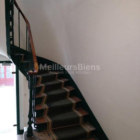 PARIS - QUARTIER DES BATIGNOLLES - APPARTEMENT 36 M² - UNE CHAMBRE - CUISINE - SALLE DE DOUCHE - CAVE - LOCAL VELO SECURISE