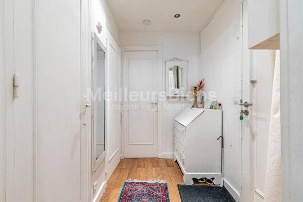 PARIS - QUARTIER DES BATIGNOLLES - APPARTEMENT 36 M² - UNE CHAMBRE - CUISINE - SALLE DE DOUCHE - CAVE - LOCAL VELO SECURISE