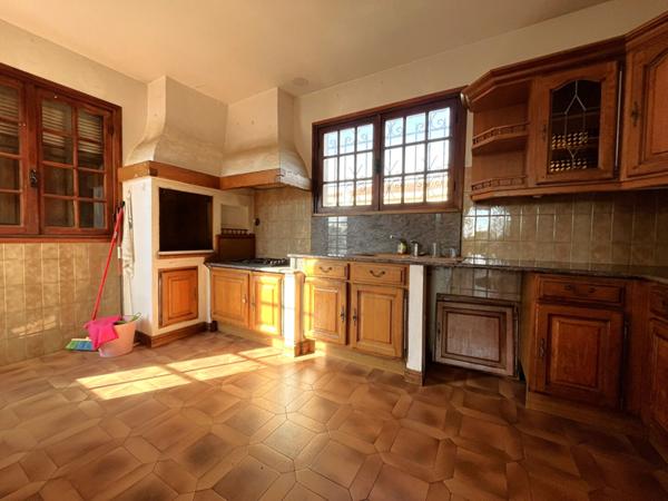 Maison Carros 5 pièce 200m² à rénover - Terrain 820m²