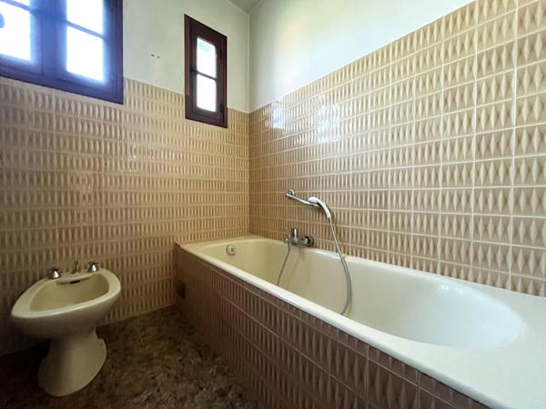 Maison Carros 5 pièce 200m² à rénover - Terrain 820m²