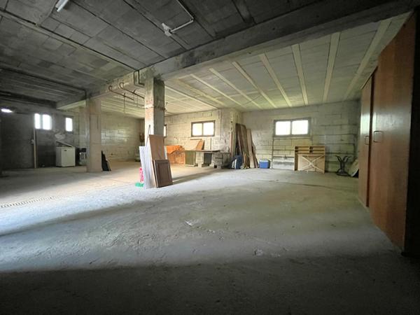 Maison Carros 5 pièce 200m² à rénover - Terrain 820m²