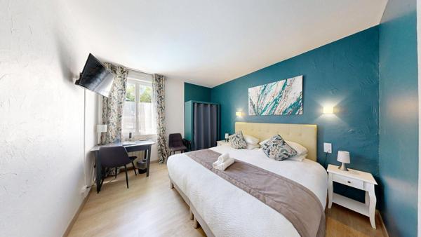Hôtel Murs et fonds de commerce situé à deux pas d AVIGNON et 15 Mn de ST Rémy de Provence Avignon