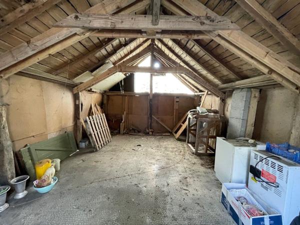 Garage à aménager en habitation/bureau Ayen