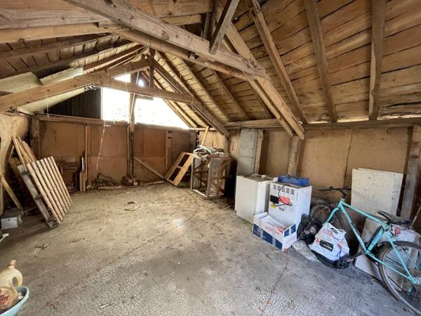 Garage à aménager en habitation/bureau Ayen