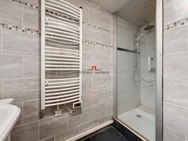maison 3 chambres cour