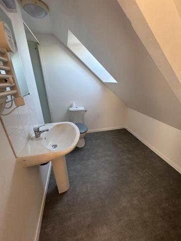 A LOUER : A Lanester, studio - 12m²