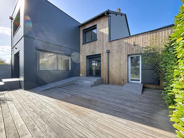 A LOUER RUE GENERAL LIZE MAISON T6 NON MEUBLE DISPONIBLE DE SUITE