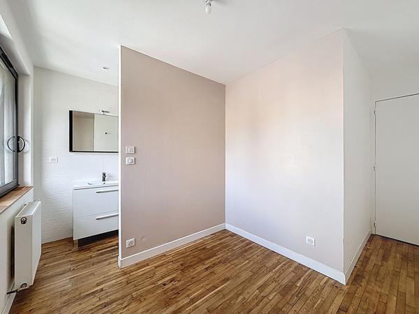 A LOUER RUE GENERAL LIZE MAISON T6 NON MEUBLE DISPONIBLE DE SUITE