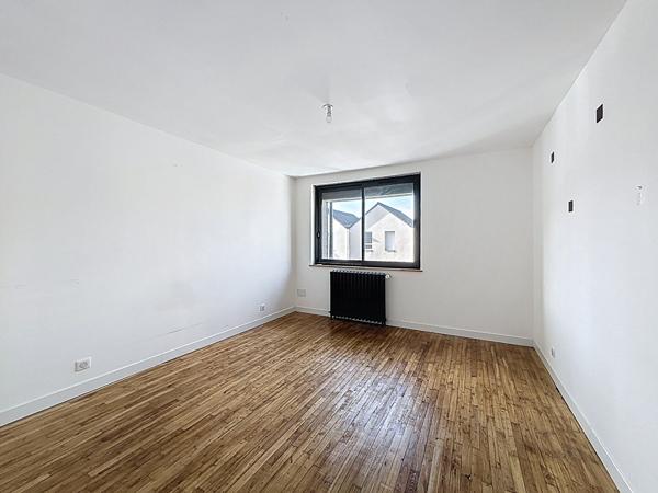 A LOUER RUE GENERAL LIZE MAISON T6 NON MEUBLE DISPONIBLE DE SUITE