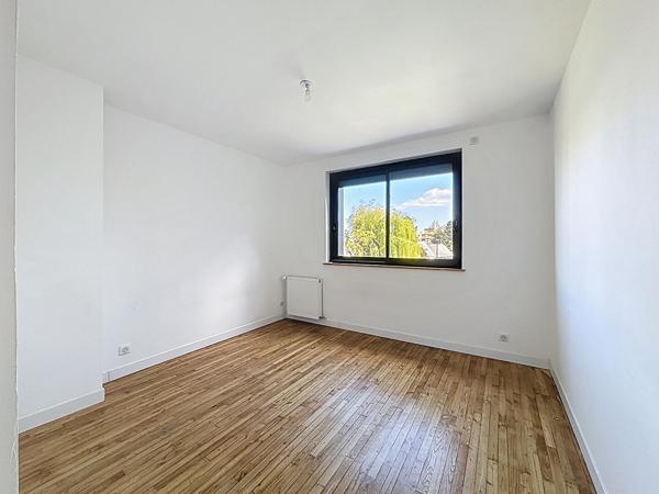 A LOUER RUE GENERAL LIZE MAISON T6 NON MEUBLE DISPONIBLE DE SUITE