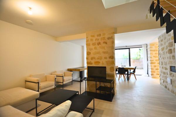 Appartement en souplex - pierres - terrasse