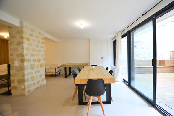 Appartement en souplex - pierres - terrasse