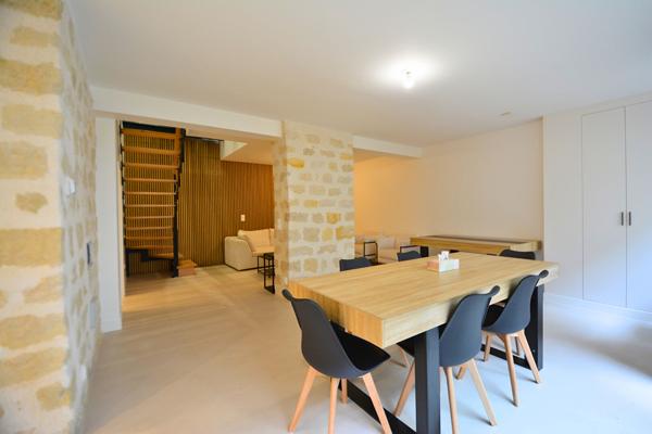 Appartement en souplex - pierres - terrasse