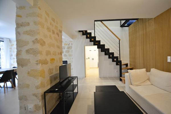 Appartement en souplex - pierres - terrasse