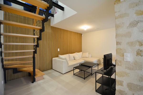 Appartement en souplex - pierres - terrasse