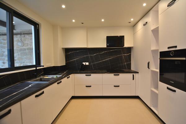 Appartement en souplex - pierres - terrasse