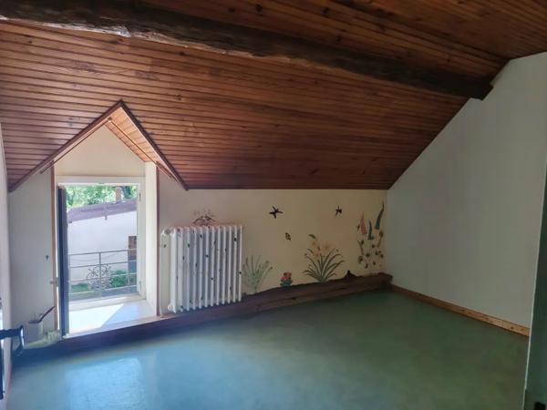 Corps de ferme avec 2 habitations et grange sur plus de 5000