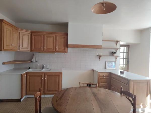 Corps de ferme avec 2 habitations et grange sur plus de 5000