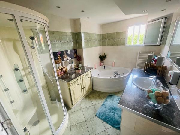 VILLA T6 + APPARTEMENT T2 INDEPENDANT