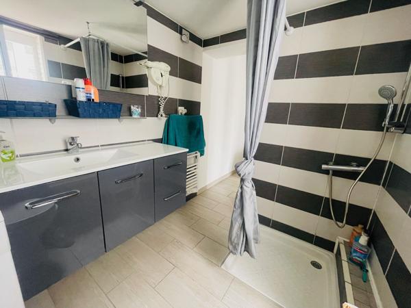 VILLA T6 + APPARTEMENT T2 INDEPENDANT