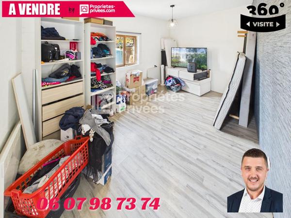 Grande maison avec terrain, garage et deux logements indépendants