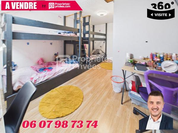 Grande maison avec terrain, garage et deux logements indépendants