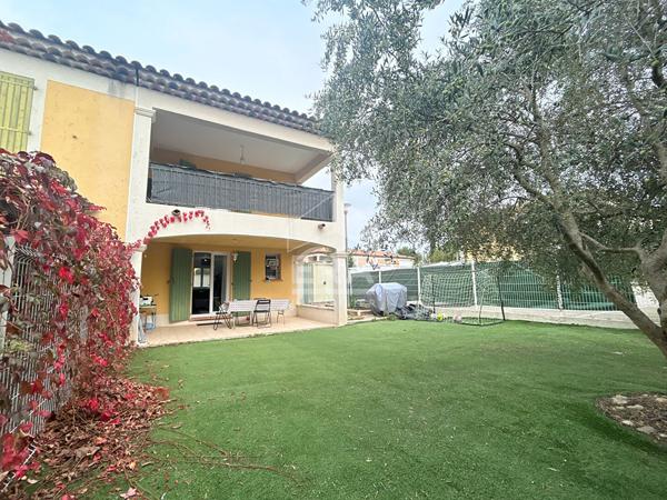 A VENDRE PERTUIS 84120 APPARTEMENT DUPLEX LOUE TYPE 3 PIECES D'ENVIRON 65M² AVEC JARDIN ET STATIONNEMENTS