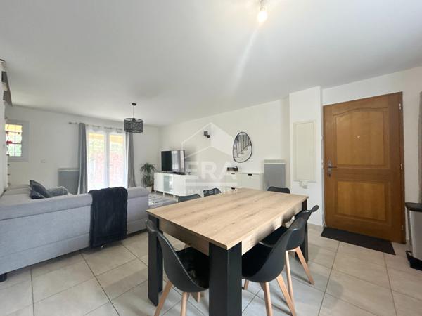 A VENDRE PERTUIS 84120 APPARTEMENT DUPLEX LOUE TYPE 3 PIECES D'ENVIRON 65M² AVEC JARDIN ET STATIONNEMENTS