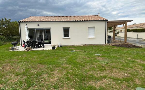 Maison à louer    4 pièces •  Villiers-en-Plaine