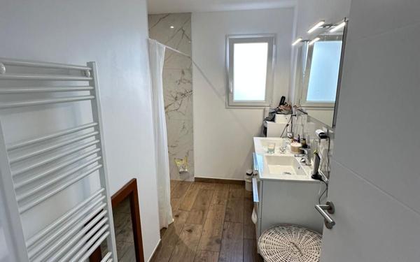 Maison à louer    4 pièces •  Villiers-en-Plaine