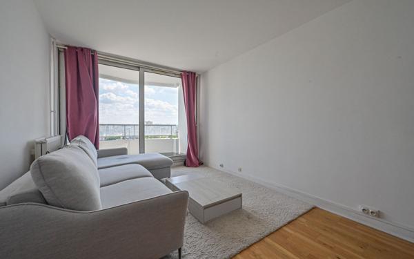 Appartement à vendre    1 pièce • 26,47 m2 Paris 18