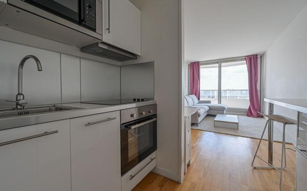 Appartement à vendre    1 pièce • 26,47 m2 Paris 18