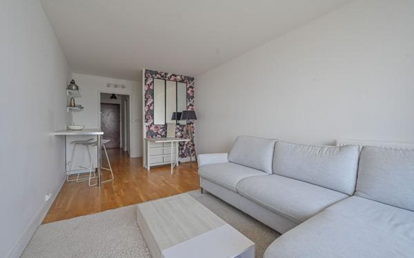 Appartement à vendre    1 pièce • 26,47 m2 Paris 18