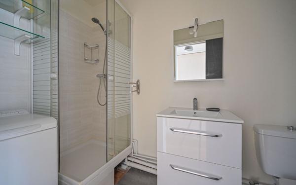 Appartement à vendre    1 pièce • 26,47 m2 Paris 18