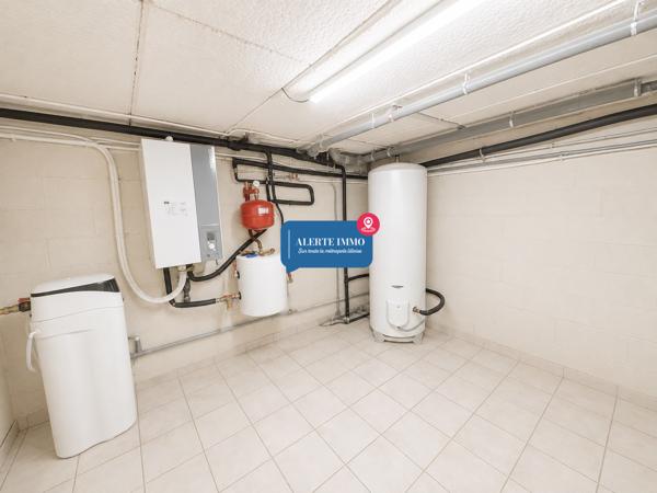 Maison individuelle semi plain-pied Seclin 130 m² hab/ 210 m² utiles – 4 ch – 2 SDB – Sous-sol 70 m²