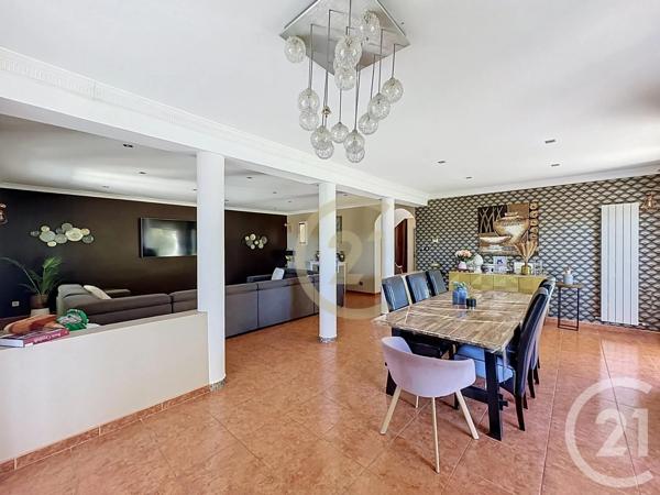Maison à vendre  8 pièces - 193,32 m 2   BEAUCAIRE  - 30