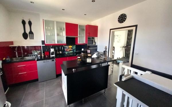 Maison à vendre    5 pièces •  Montceau-les-Mines