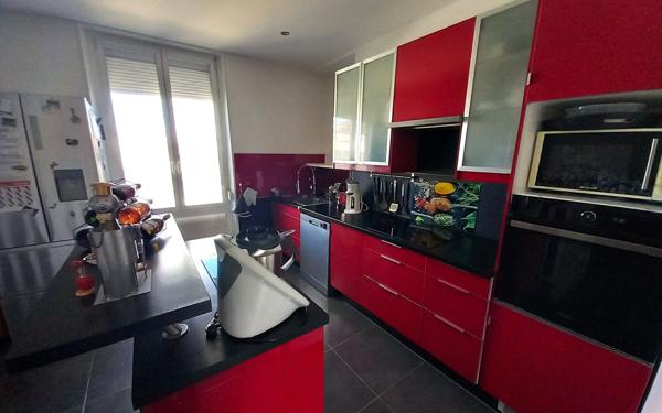 Maison à vendre    5 pièces •  Montceau-les-Mines