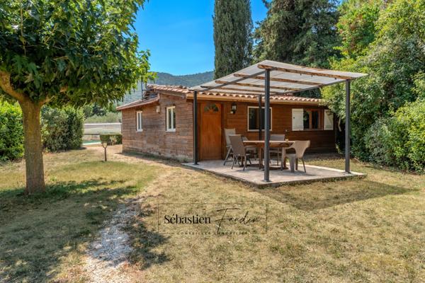 Maison à vendre à SIGNES (83) - Parcelle de plus d'un hectare - Piscine - Nombreuses annexes et dépendances - Calme absolu - Ensoleillée