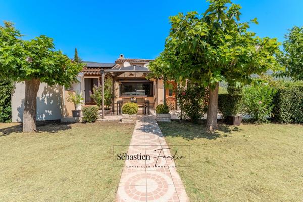 Maison à vendre à SIGNES (83) - Parcelle de plus d'un hectare - Piscine - Nombreuses annexes et dépendances - Calme absolu - Ensoleillée