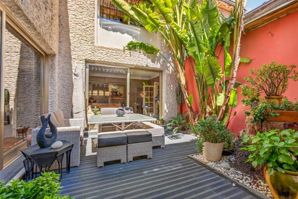 - CHATEAUNEUF LES MARTIGUES (13) - MAISON DE PRESTIGE - T10 - 3 SUITES PARENTALES + 3 CHAMBRES - PISCINE -TERRASSE - PARKING - CAVE