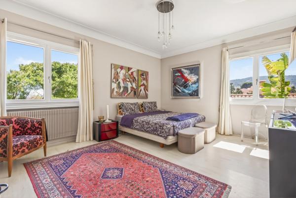 - CHATEAUNEUF LES MARTIGUES (13) - MAISON DE PRESTIGE - T10 - 3 SUITES PARENTALES + 3 CHAMBRES - PISCINE -TERRASSE - PARKING - CAVE