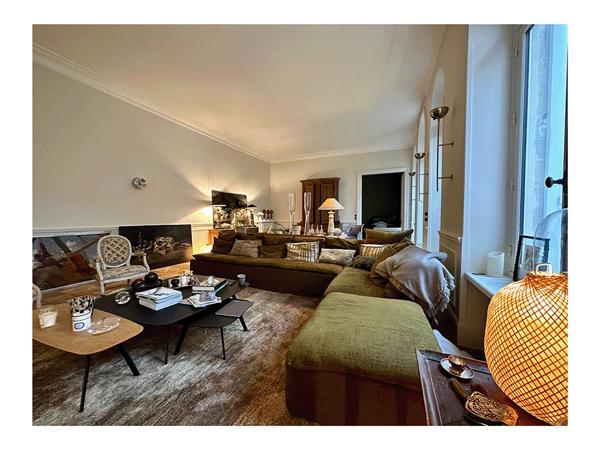 Bordeaux centre, Quinconces, dans Hôtel Particulier, superbe appartement bourgeois de 260 m2, avec jardin et piscine