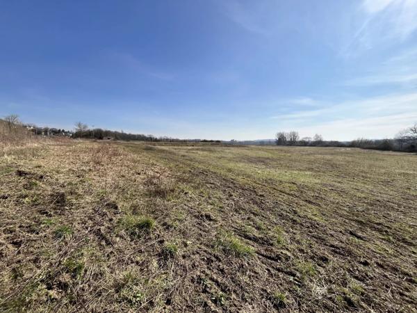 Vente Terrain 4 m2 à Bourg-Et-Comin