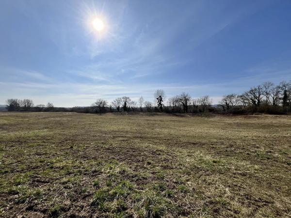 Vente Terrain 4 m2 à Bourg-Et-Comin